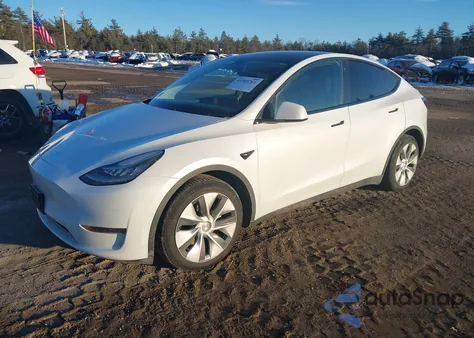 2020 Tesla Model Y Long Range Dual Motor All-Wheel Drive z USA, uszkodzony, nr VIN 5YJYGDEEXLF037010